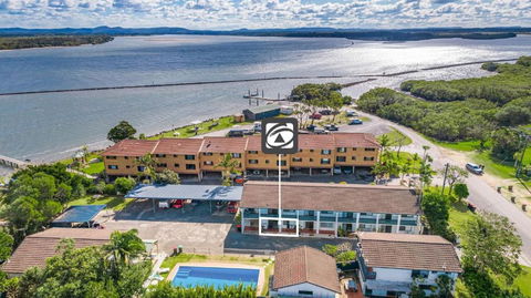 Iluka Villa 4 - Sunshine Coast Guide 3