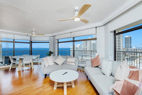 Imperial Surf Private Apartment - Sunshine Coast Guide 0
