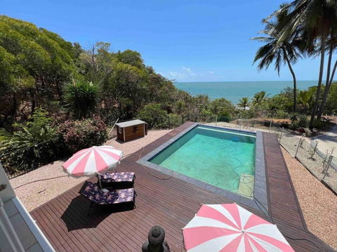 Incredible Beachfront Home, 10 Min To Port Douglas - Diamond Cliff - Sunshine Coast Guide 0