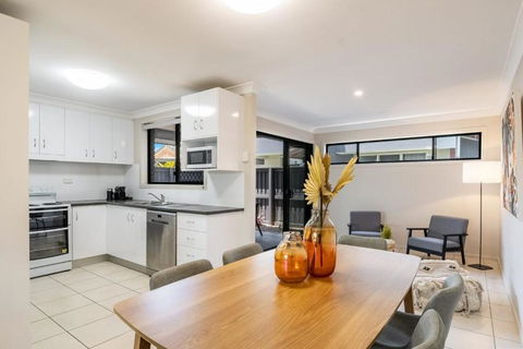 Indah - Lennox Head - Sunshine Coast Guide 2