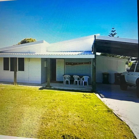 Indi Breeze - Sunshine Coast Guide 3
