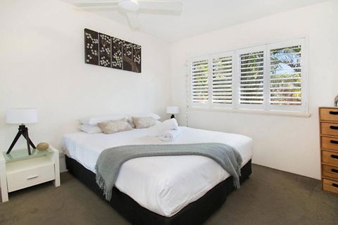 Indiah - Sunshine Coast Guide 1