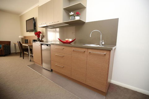 Indulge Apartments - Ontario - Sunshine Coast Guide 2