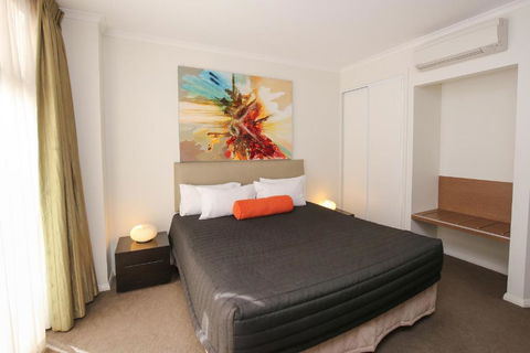 Indulge Apartments - Ontario - Sunshine Coast Guide 3
