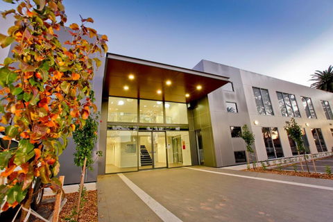 Indulge Apartments - Ontario - Sunshine Coast Guide 1