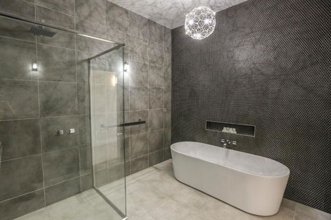 Indulge Apartments - CBD - Sunshine Coast Guide 2