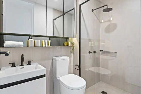 Industrial-Style Retreat In Trendy Cremorne - Sunshine Coast Guide 3