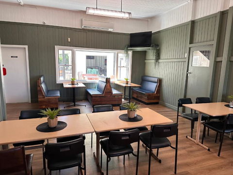 Inglewood Hotel - Sunshine Coast Guide 2