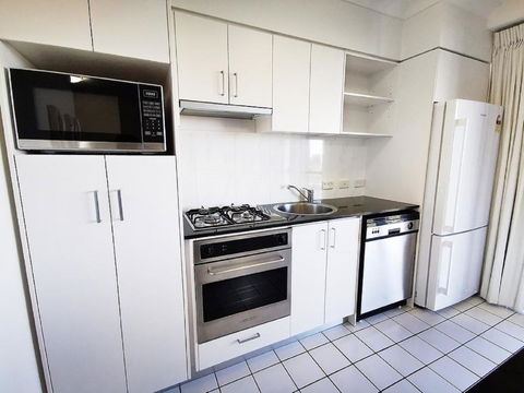 Inn On The Park Apartments - Sunshine Coast Guide 1