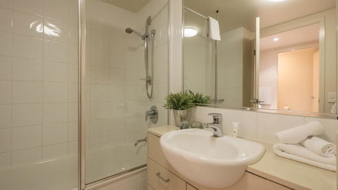 Inn On The Park Apartments - Sunshine Coast Guide 2