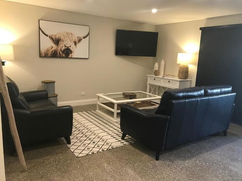 Inn Scone - Sunshine Coast Guide 1