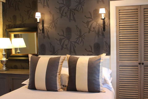 Inn Scone - Sunshine Coast Guide 0