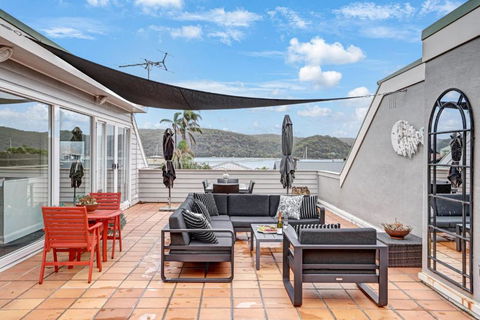 Iluka Palm Cove Penthouse - Sunshine Coast Guide 0