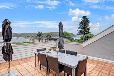 Iluka Palm Cove Penthouse - Sunshine Coast Guide 3