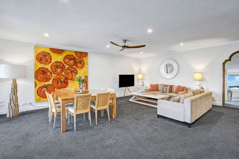 Iluka Palm Cove Penthouse - Sunshine Coast Guide 2