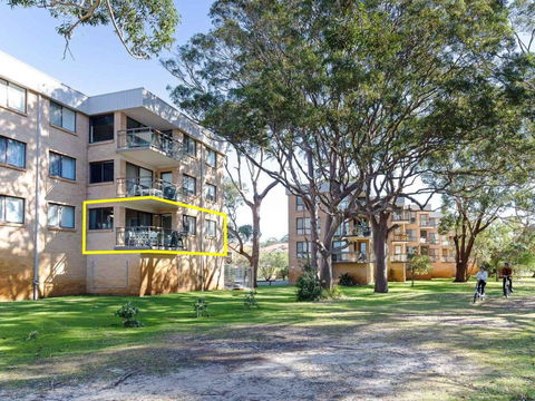 Intrepid 1 3 Intrepid Close Amazing Views Of Shoal Bay Only 100m From The Beach - Sunshine Coast Guide 3