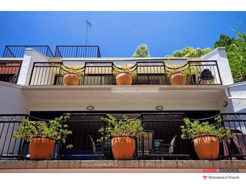 Inviting Balcony, Tranquility By The Beach - Sunshine Coast Guide 2