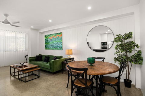 Inviting 1-Bed With Pool By Parks & Shops - Sunshine Coast Guide 3