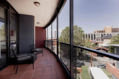 Inner-city 2 Bedroom Apartment - Perfectly Located - Sunshine Coast Guide 0