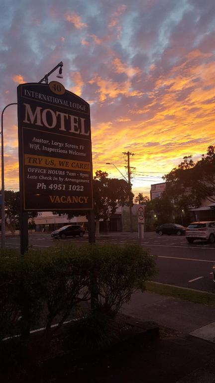 International Lodge Motel - Sunshine Coast Guide 2