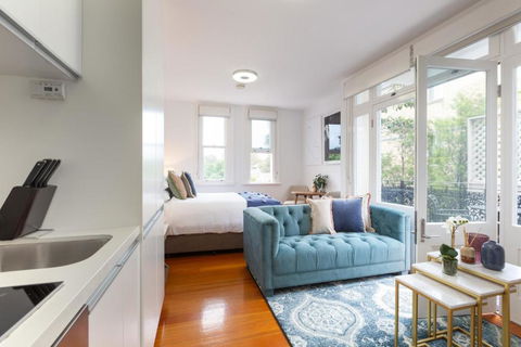 Intimate Studio Apartment With Balcony In Glebe - Sunshine Coast Guide 1