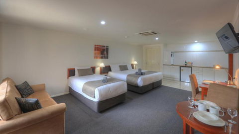 INVERELL RSM CLUB MOTEL - Sunshine Coast Guide 2