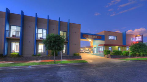 INVERELL RSM CLUB MOTEL - Sunshine Coast Guide 0