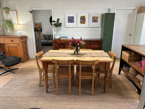 Inverloch Beach Shack - Sunshine Coast Guide 1