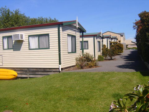 Inverloch Cabins & Apartments - Sunshine Coast Guide 0
