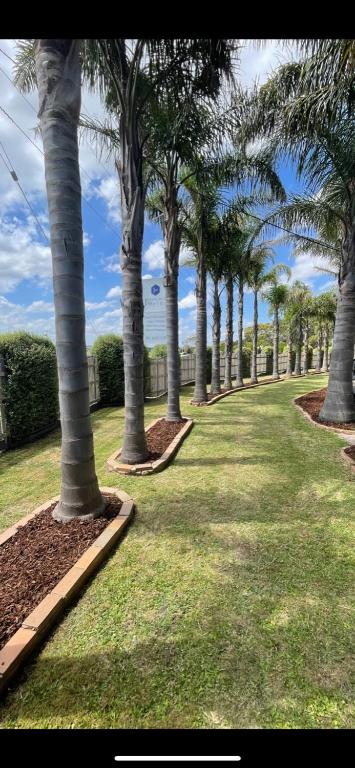 Inverloch Motel - Sunshine Coast Guide 0