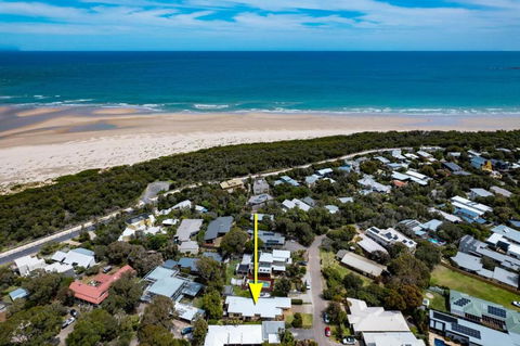 Invy Surf Hideaway - Sunshine Coast Guide 1