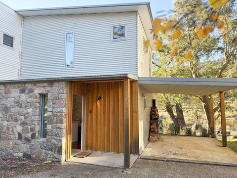 Iron Bark Chalet - Sunshine Coast Guide 0