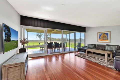 Ironbark Hill Estate - Sunshine Coast Guide 3