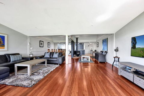 Ironbark Hill Estate - Sunshine Coast Guide 1