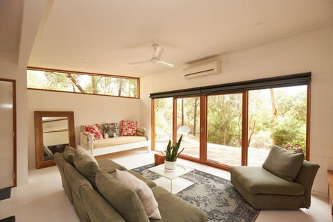 Ironbark Shack - Jan Juc - Sunshine Coast Guide 0