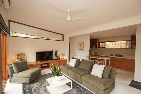Ironbark Shack - Jan Juc - Sunshine Coast Guide 3