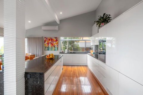 Isabella Ocean Views - Sunshine Coast Guide 1