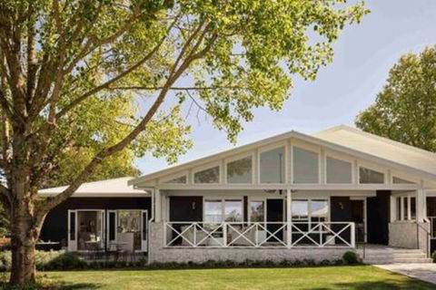 Isca House, Exeter, NSW - Sunshine Coast Guide 1