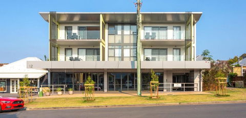 Ishtar Apartment 3- Luxury Studio - Sunshine Coast Guide 1