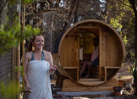 Island Alive Guest House - Sunshine Coast Guide 2