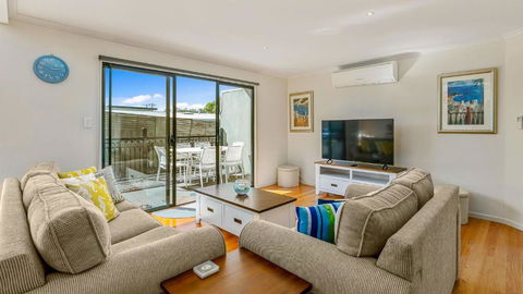 Island Holidayze - Sunshine Coast Guide 1