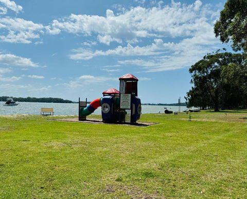 Island Leisure Village - Sunshine Coast Guide 2
