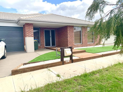 AHA Family Holiday House With Huge Backyard - Sunshine Coast Guide 2