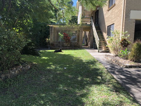 Airlie Getaway Unit 2 - Sunshine Coast Guide 1