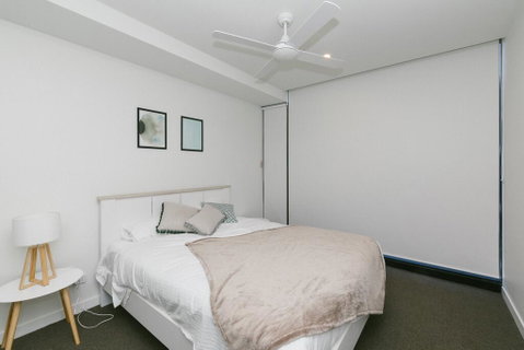 AirTrip Apartment II On Cordelia Street - Sunshine Coast Guide 3