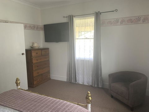 Akoonah Cottage - Sunshine Coast Guide 1