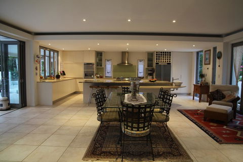 Alaya Verde Bed & Breakfast - Sunshine Coast Guide 2