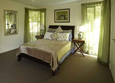 Alaya Verde Bed & Breakfast - Sunshine Coast Guide 0