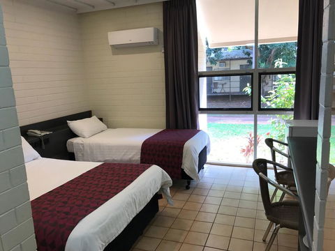 Albatross Bay Resort - Sunshine Coast Guide 0