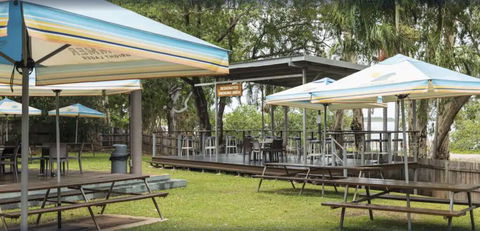 Albatross Bay Resort - Sunshine Coast Guide 1